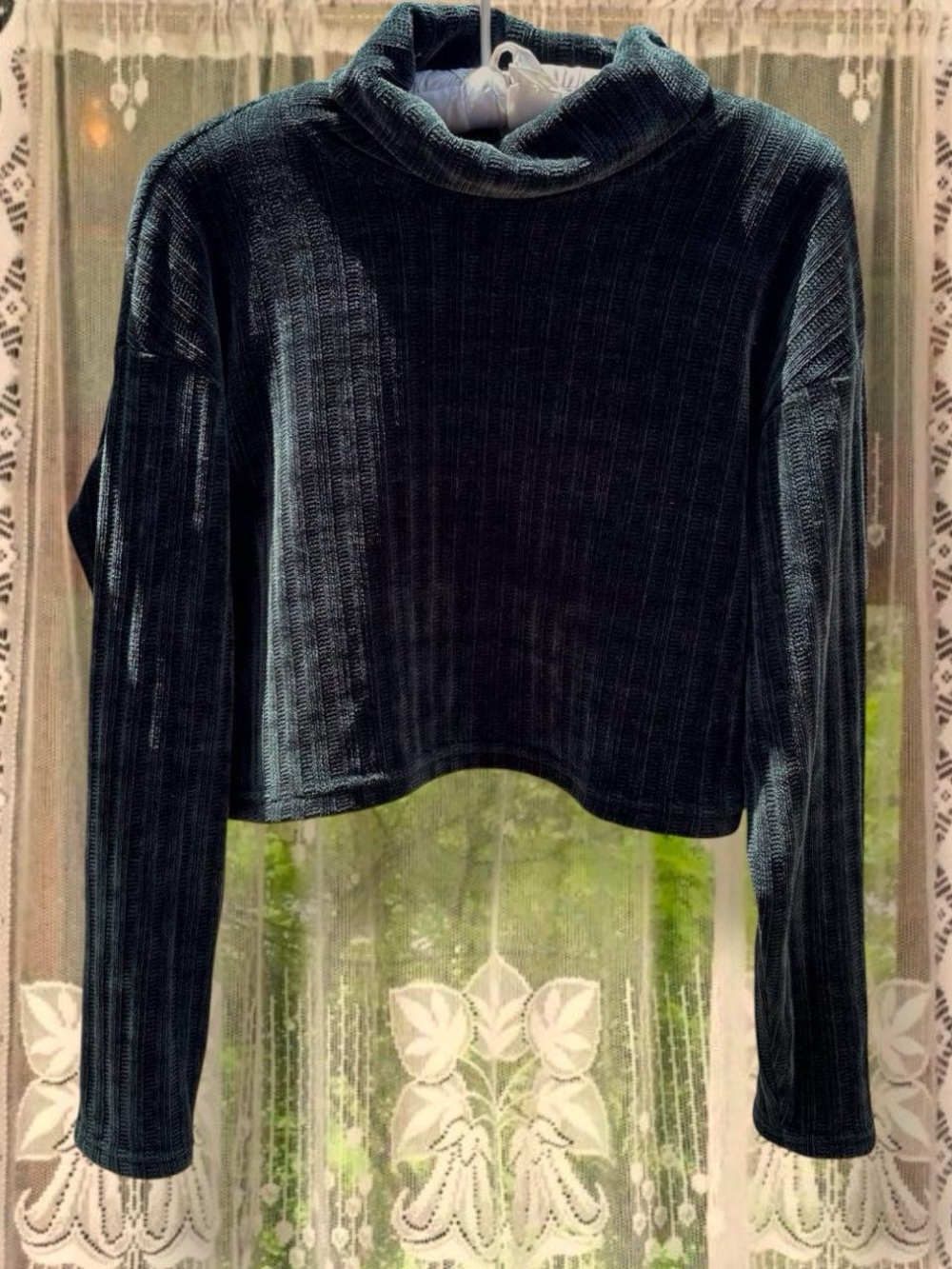 Cropped Turtleneck